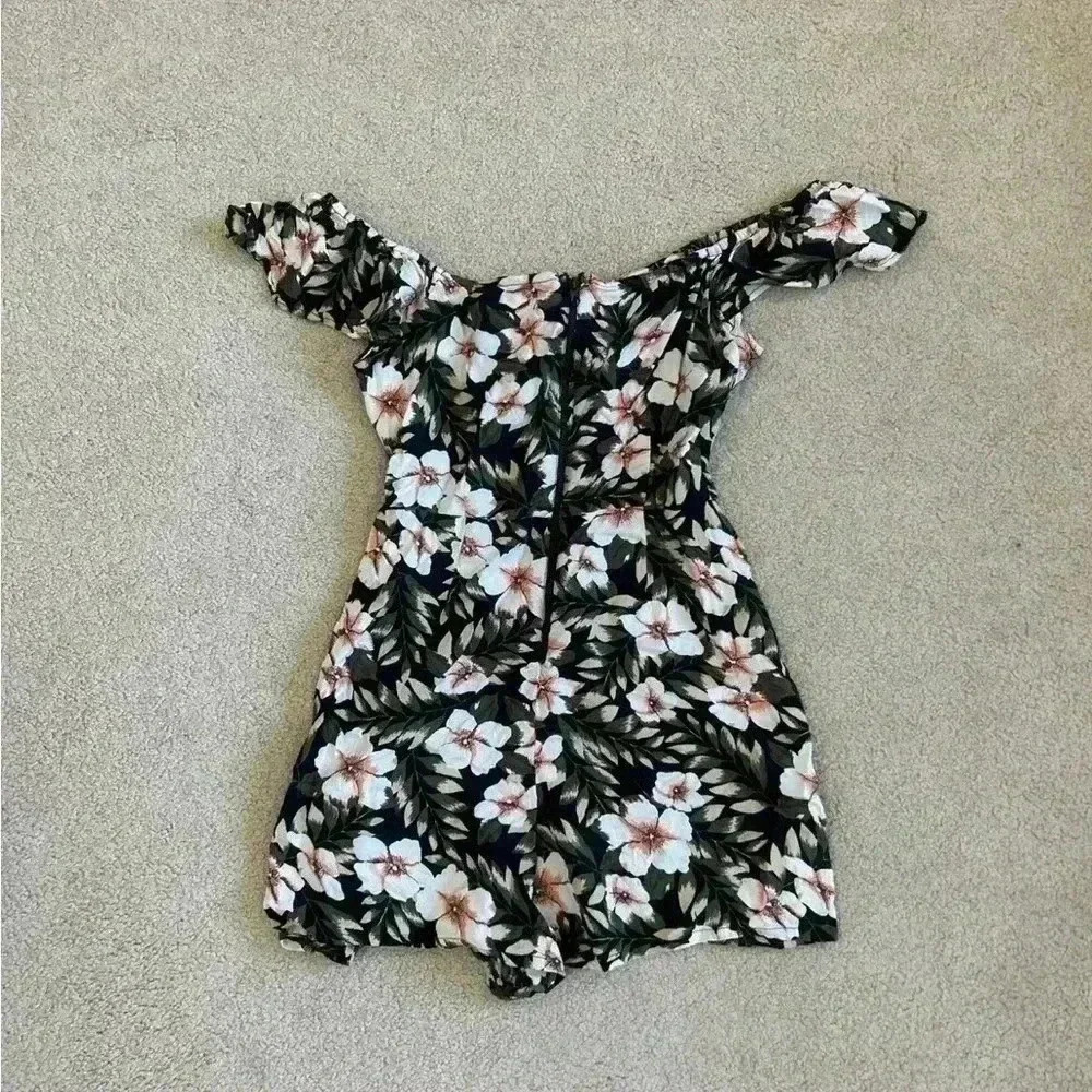 Volcom Coco Short Sleeve Romper In Size Xs - image 4